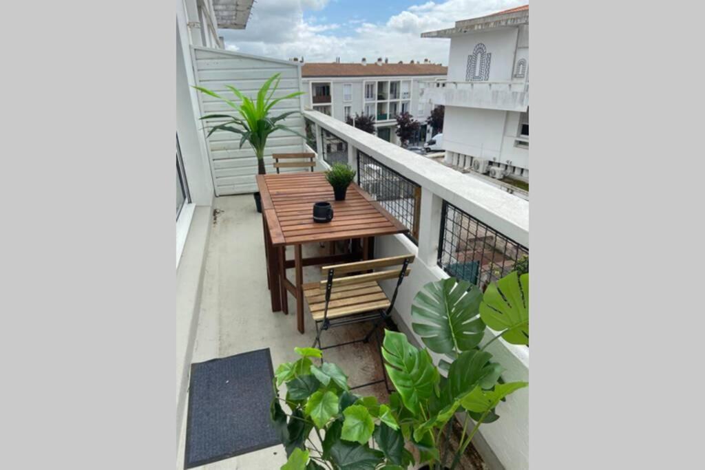 Royan 2P - Centre - 300M Plage Apartment Exterior photo